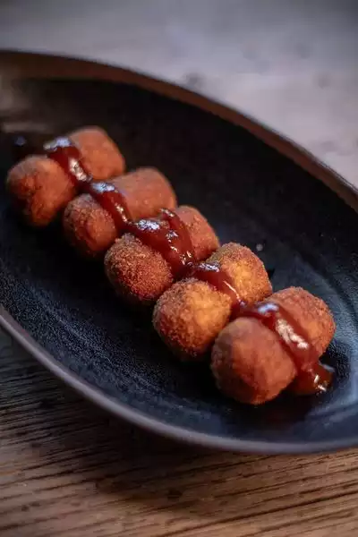 Croqueta de pop (Poulpe), confiture de tomates à la bière  (Recette originale de la cheffe) - Le Chaudron 66