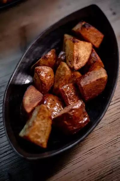 Pommes frites sauce maison au choix (Mayo, all i oli, moutarde au miel, barbecue) - Le Chaudron 66